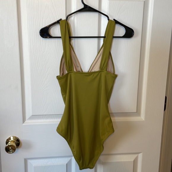 J. Crew One-Piece Bathing Suit, olive 🫒/ army green,plunging v neck - Picture 11 of 14